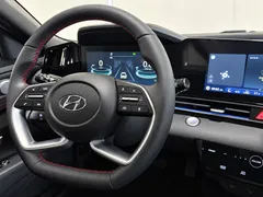 2022 Hyundai Elantra 1.5L CVT 20th SE 20th Anniversary, белый — фото 13