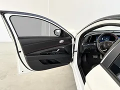 2022 Hyundai Elantra 1.5L CVT 20th SE 20th Anniversary, белый — фото 26