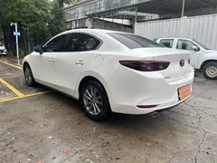 2022 Mazda Mazda3 2.0L AT, белый — фото 11