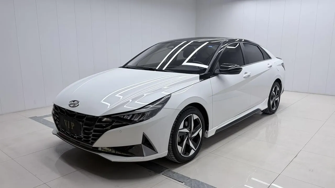 2022 Hyundai Elantra 1.5L CVT LUX Premium