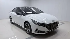 2022 Hyundai Elantra 1.5L CVT LUX Premium, белый — фото 3
