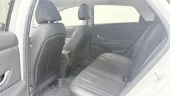 2022 Hyundai Elantra 1.5L CVT LUX Premium, белый — фото 16