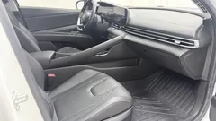 2022 Hyundai Elantra 1.5L CVT LUX Premium, белый — фото 19