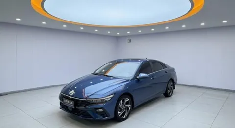2023 Hyundai Elantra 1.5L CVT LUX Premium