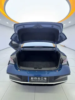2023 Hyundai Elantra 1.5L CVT LUX Premium, синий — фото 8
