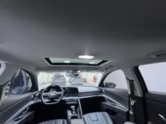 2023 Hyundai Elantra 1.5L CVT LUX Premium, синий — фото 9