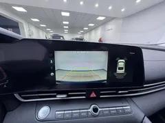 2023 Hyundai Elantra 1.5L CVT LUX Premium, синий — фото 19