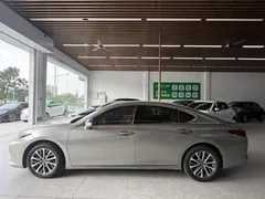 2022 Lexus ES 200 Excellence — фото 2