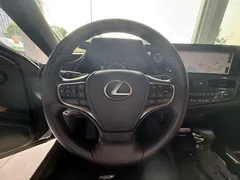 2022 Lexus ES 200 Excellence — фото 5