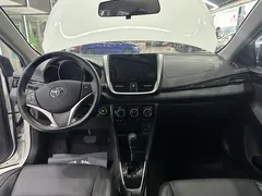2022 Toyota Yaris L Zhixuan 1.5L CVT Luxury Plus, белый — фото 6