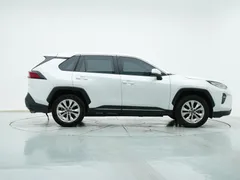 2022 Toyota Wildlander 2.0L 2WD Leading, белый — фото 8