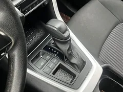 2022 Toyota Wildlander 2.0L 2WD Leading, белый — фото 13