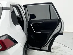 2022 Toyota Wildlander 2.0L 2WD Leading, белый — фото 23