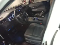 2022 Toyota Venza 2.0L CVT 2WD Premium, белый — фото 10