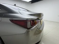 2022 Lexus ES 200 Excellence — фото 19
