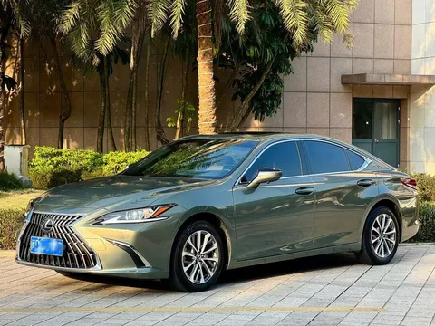 2022 Lexus ES 200 Excellence