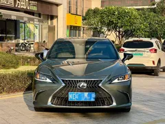 2022 Lexus ES 200 Excellence, зелёный — фото 2