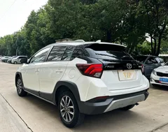 2022 Toyota Yaris L Zhixuan X 1.5L CVT Luxury Plus, белый — фото 12