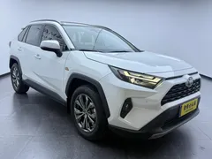 2023 Toyota RAV4 2.0L CVT 2WD 20th Anniversary Platinum, белый — фото 3