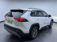 2023 Toyota RAV4 2.0L CVT 2WD 20th Anniversary Platinum, белый — фото 4
