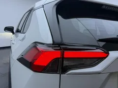 2023 Toyota RAV4 2.0L CVT 2WD 20th Anniversary Platinum, белый — фото 15