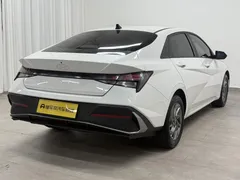 2023 Hyundai Elantra 1.5L CVT GLS Leading, белый — фото 7