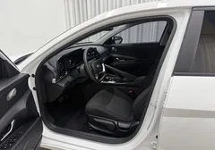 2023 Hyundai Elantra 1.5L CVT GLS Leading, белый — фото 12
