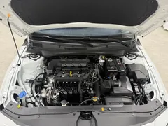 2023 Hyundai Elantra 1.5L CVT GLS Leading, белый — фото 17