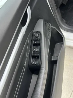 2022 Geely Emgrand 1.5L CVT Elite 4th Gen, белый — фото 13