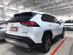 2023 Toyota RAV4 2.0L CVT 2WD Fashion Plus, белый — фото 4