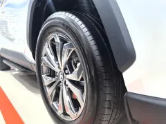 2023 Toyota RAV4 2.0L CVT 2WD Fashion Plus, белый — фото 7
