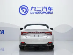 2021 Toyota Avalon 2.5L Luxury, белый — фото 3