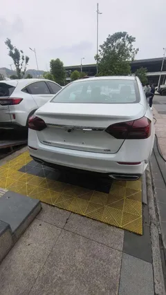 2021 Geely Emgrand UP 1.5L CVT, белый — фото 7