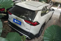 2023 Toyota RAV4 2.0L CVT 2WD Fashion, белый — фото 9