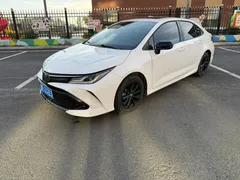 2021 Toyota Corolla 1.5L CVT GR SPORT, белый — фото 1