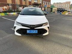 2021 Toyota Corolla 1.5L CVT GR SPORT, белый — фото 2