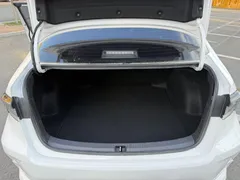 2021 Toyota Corolla 1.5L CVT GR SPORT, белый — фото 13