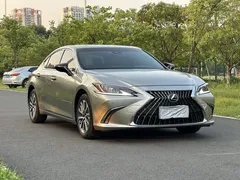 2022 Lexus ES 200 Excellence — фото 3