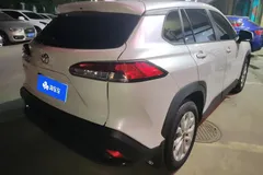 2022 Toyota Frontlander 2.0L CVT Leading, белый — фото 9