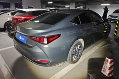 2022 Lexus ES 200 Excellence, зелёный — фото 9