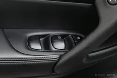 2021 Nissan X-Trail 2.5L XL CVT 4WD — фото 11