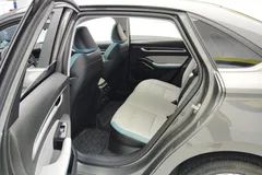 2023 Geely Emgrand 4th Gen Champion 1.5L CVT Flagship — фото 13