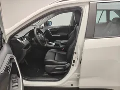 2022 Toyota Wildlander 2.0L 2WD Leading, белый — фото 12