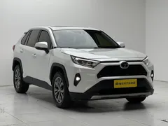 2023 Toyota RAV4 2.0L CVT 2WD Fashion, белый — фото 3