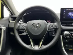 2023 Toyota RAV4 2.0L CVT 2WD Fashion, белый — фото 11