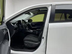 2023 Toyota RAV4 2.0L CVT 2WD Fashion, белый — фото 12