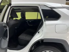 2023 Toyota RAV4 2.0L CVT 2WD Fashion, белый — фото 13