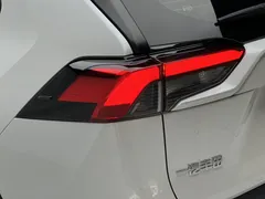 2023 Toyota RAV4 2.0L CVT 2WD Fashion, белый — фото 20