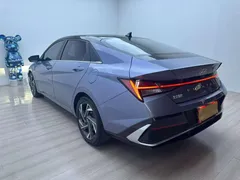 2023 Hyundai Elantra 1.5L CVT TOP Flagship, синий — фото 6