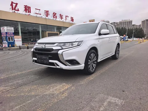 2021 Mitsubishi Outlander 2.0L 2WD 5 Seats